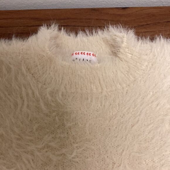 Morley Girls Off White Soft Fuzzy Knit Sweater. Size Medium. - Picture 4 of 7